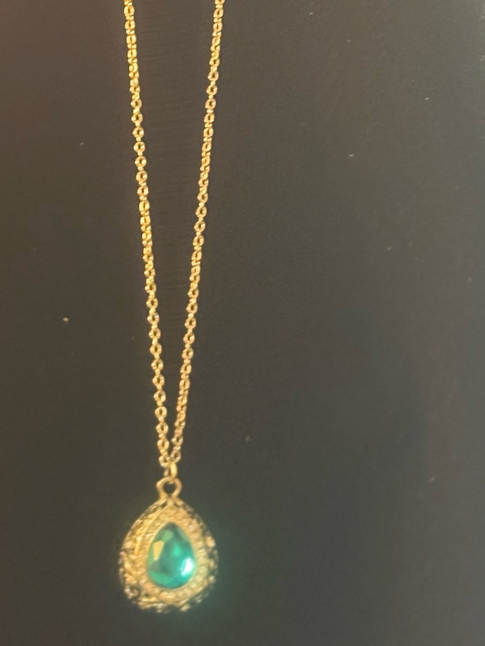 Silver tone Teardrop Pendant Necklace with Teal Crystal
